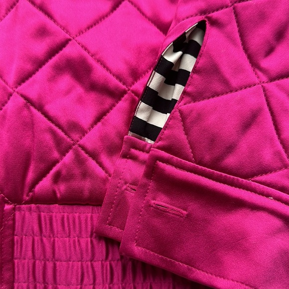 St. John Sport Quilted Reversible 100% Silk Hot Pink Jcket Barbiecore size M - Picture 5 of 10